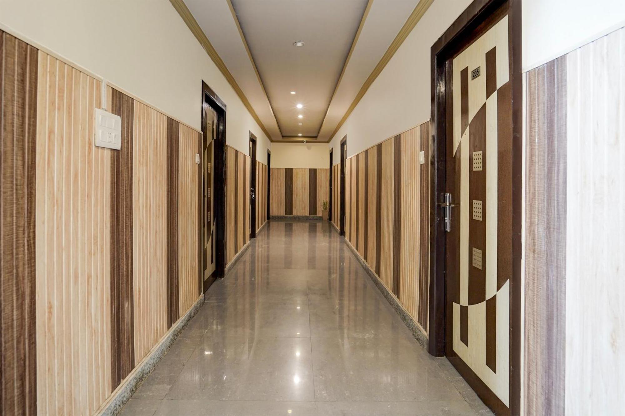 Отель Super Townhouse Haridwar Near Har Ki Pauri Экстерьер фото